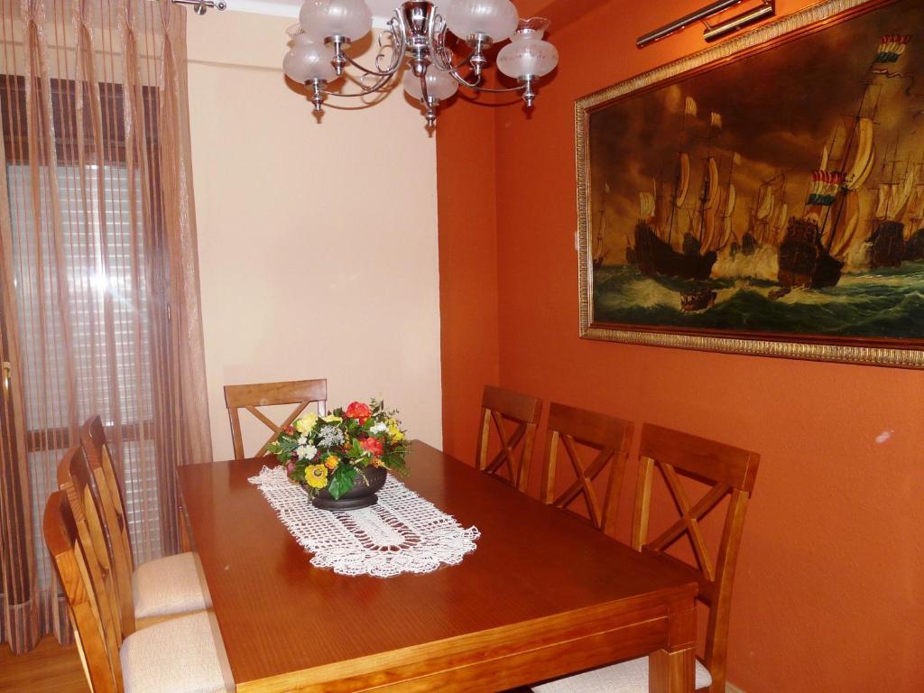 Apartamento Turistico Guara Casa Castro Barbastro Exterior photo